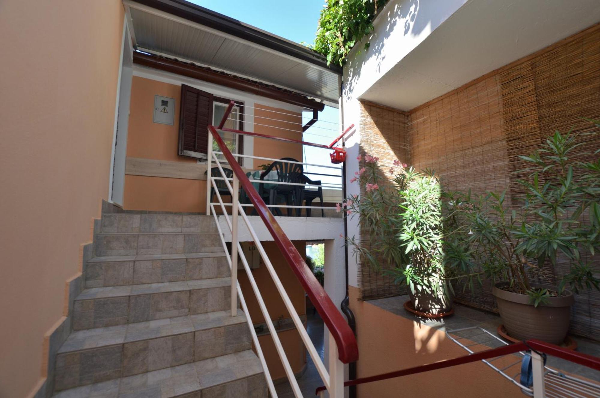 Lory Apartment *