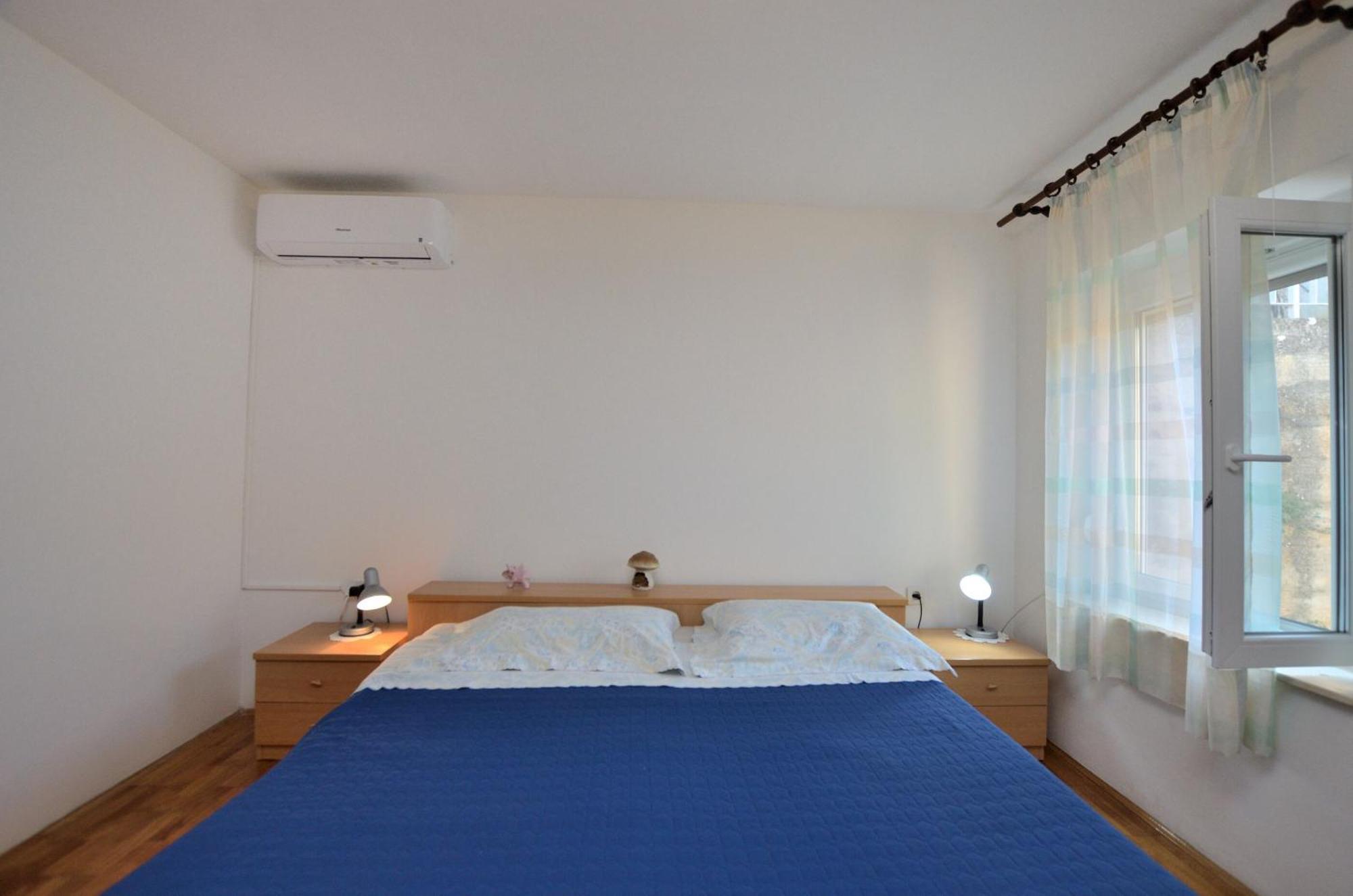 Apartment Lory *