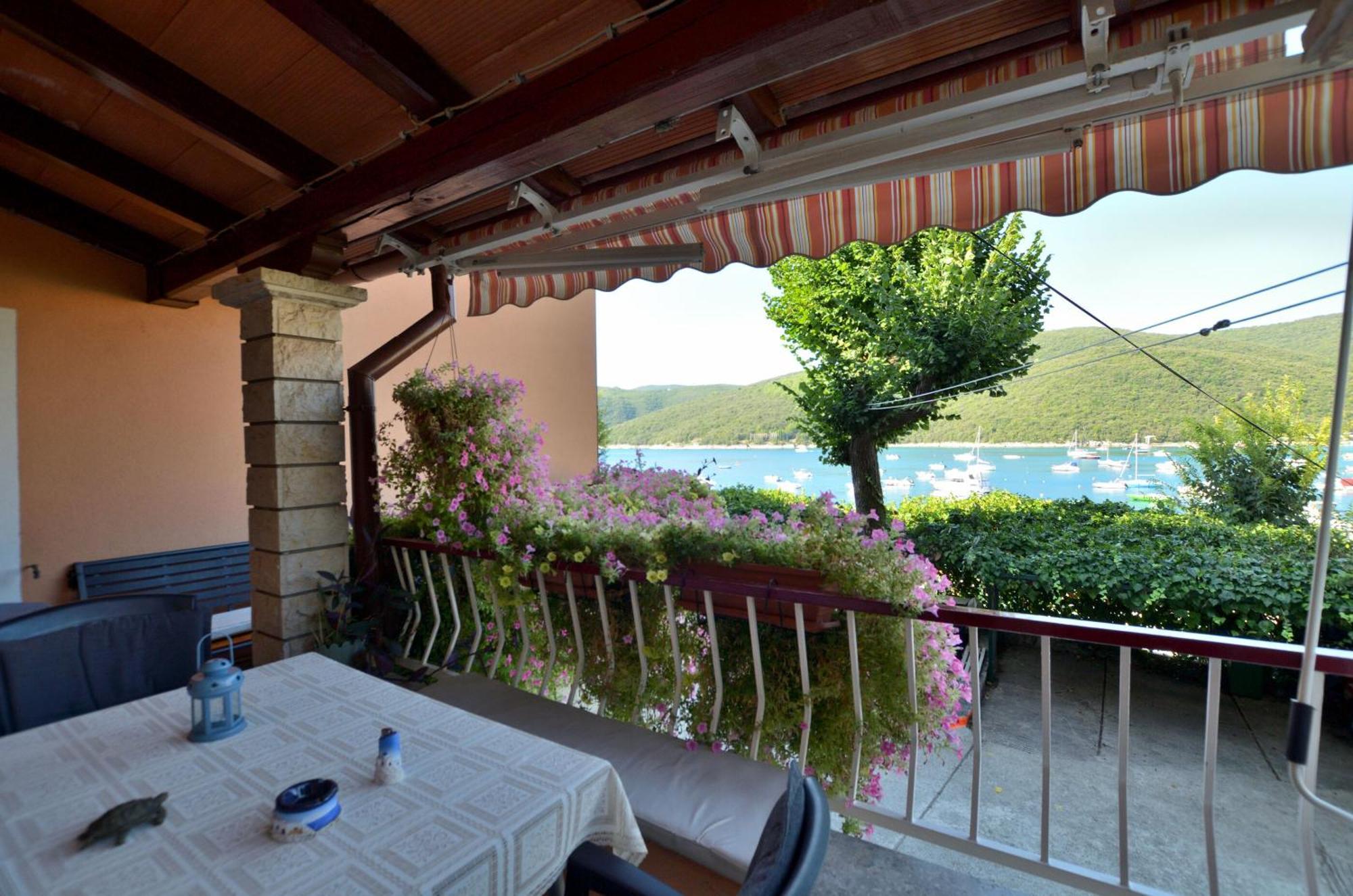 Lory Apartment *